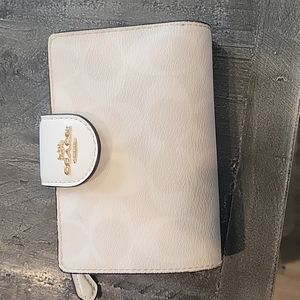 EUC! Coach Bifold Wallet,  Signature,  bone & chalk color